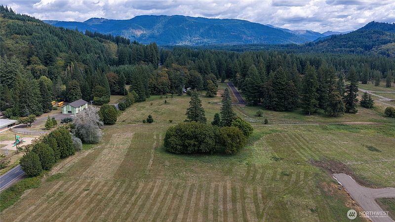 5th image of 173 Sawmill Road