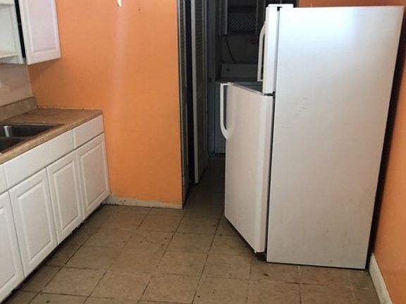 4th image of 6118 Eaton Ct