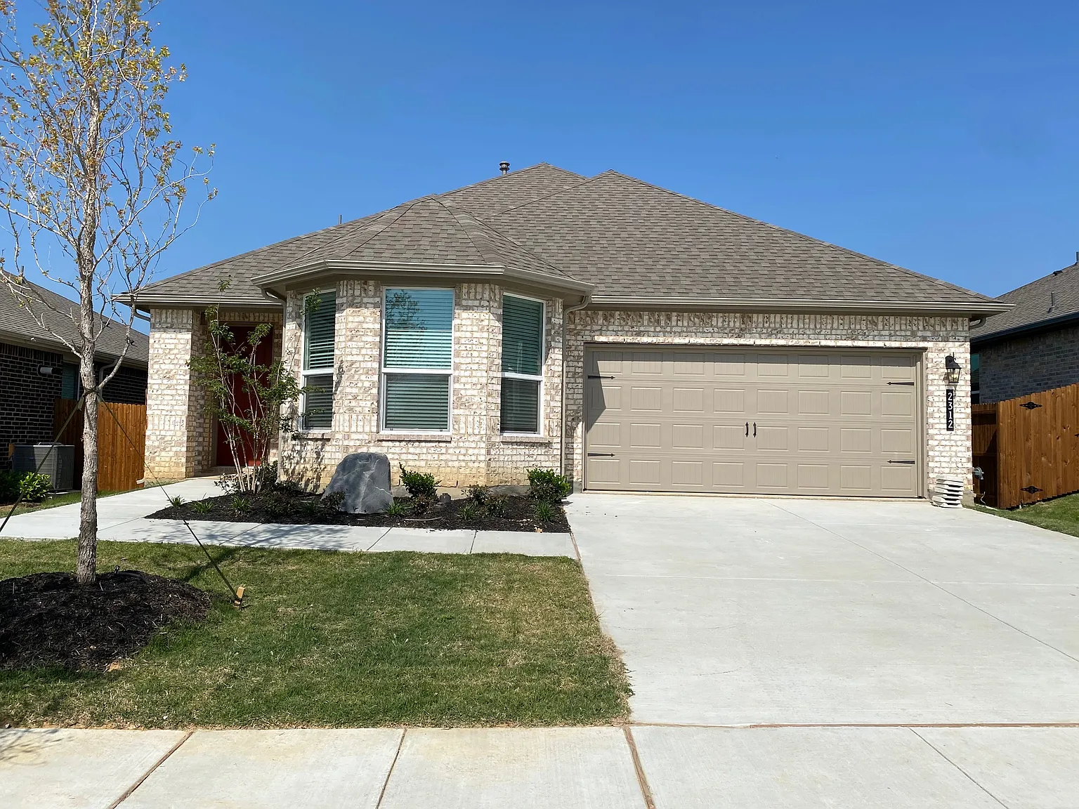 3 bed, 1553 sqft, $2,200 — Photo 1