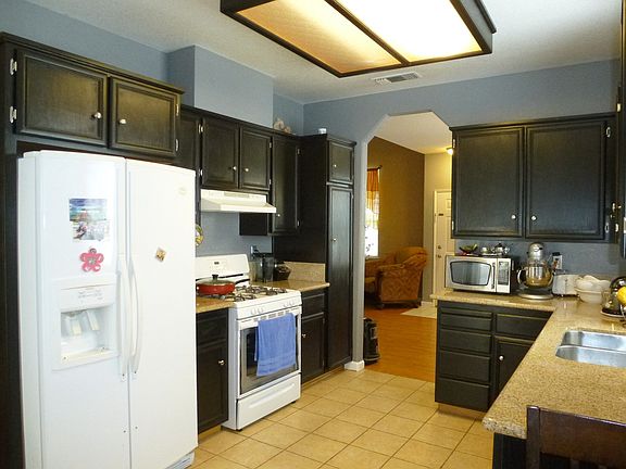 4th image of 5004 Chapel Hill Ln