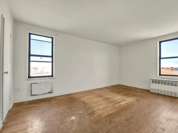 2475 East 11th Street image 11 of 16