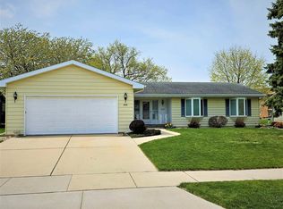 1855 Orchard Ln, Oshkosh, WI 54902