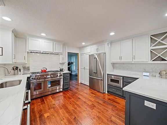 4th image of 4401 W 128th St