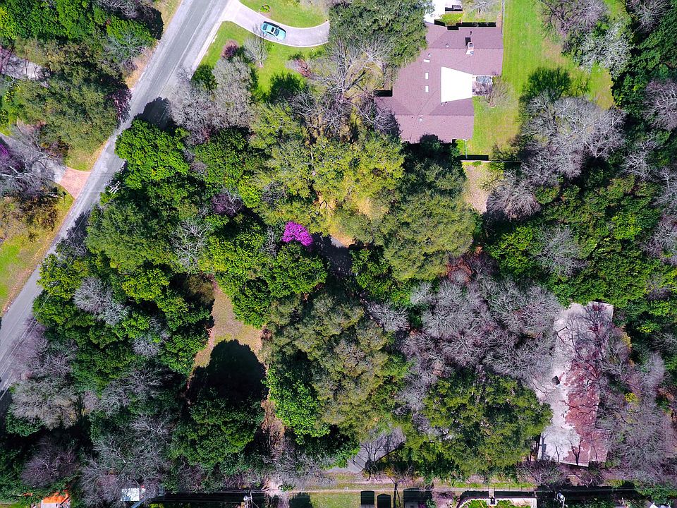1st image of 7702 Woodridge Dr