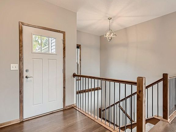 3rd image of 109 Crest Dr