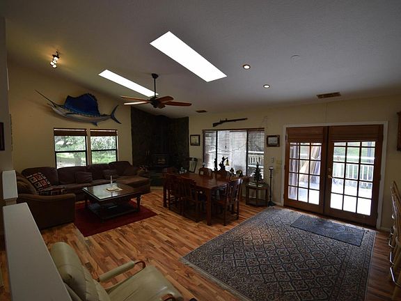 4th image of 12866 Greenvalley Cir