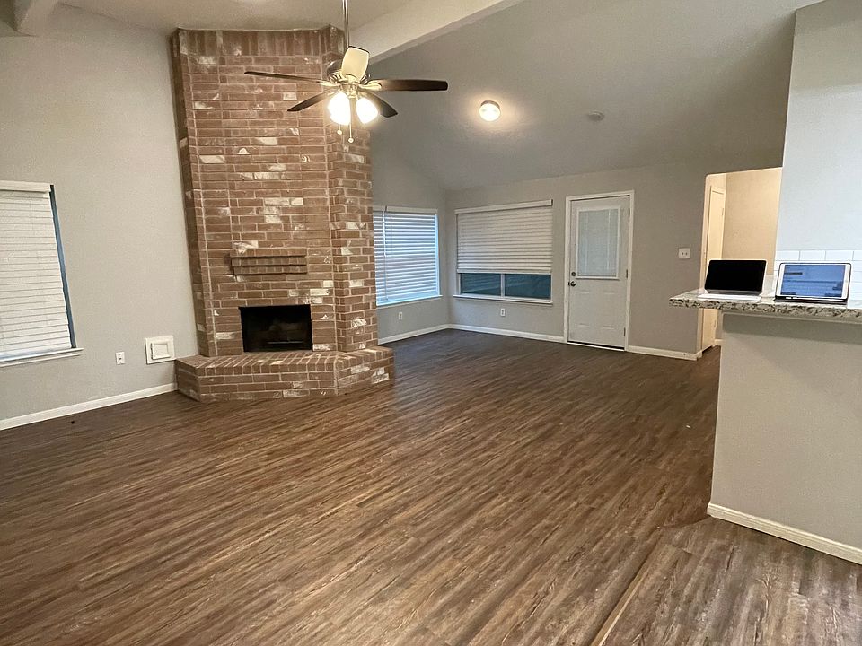 1st image of 3053 Walnut Springs Dr