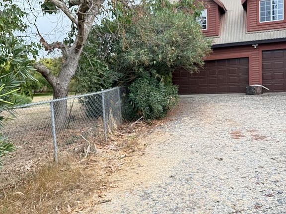 3rd image of 310 Starr Dr