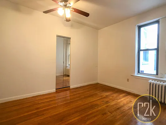 Rented by Realty 2000 Corp | media 6