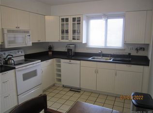 226 Oxford Ct #226, Meriden, CT 06450
