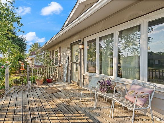 4th image of 826 Sandra Drive