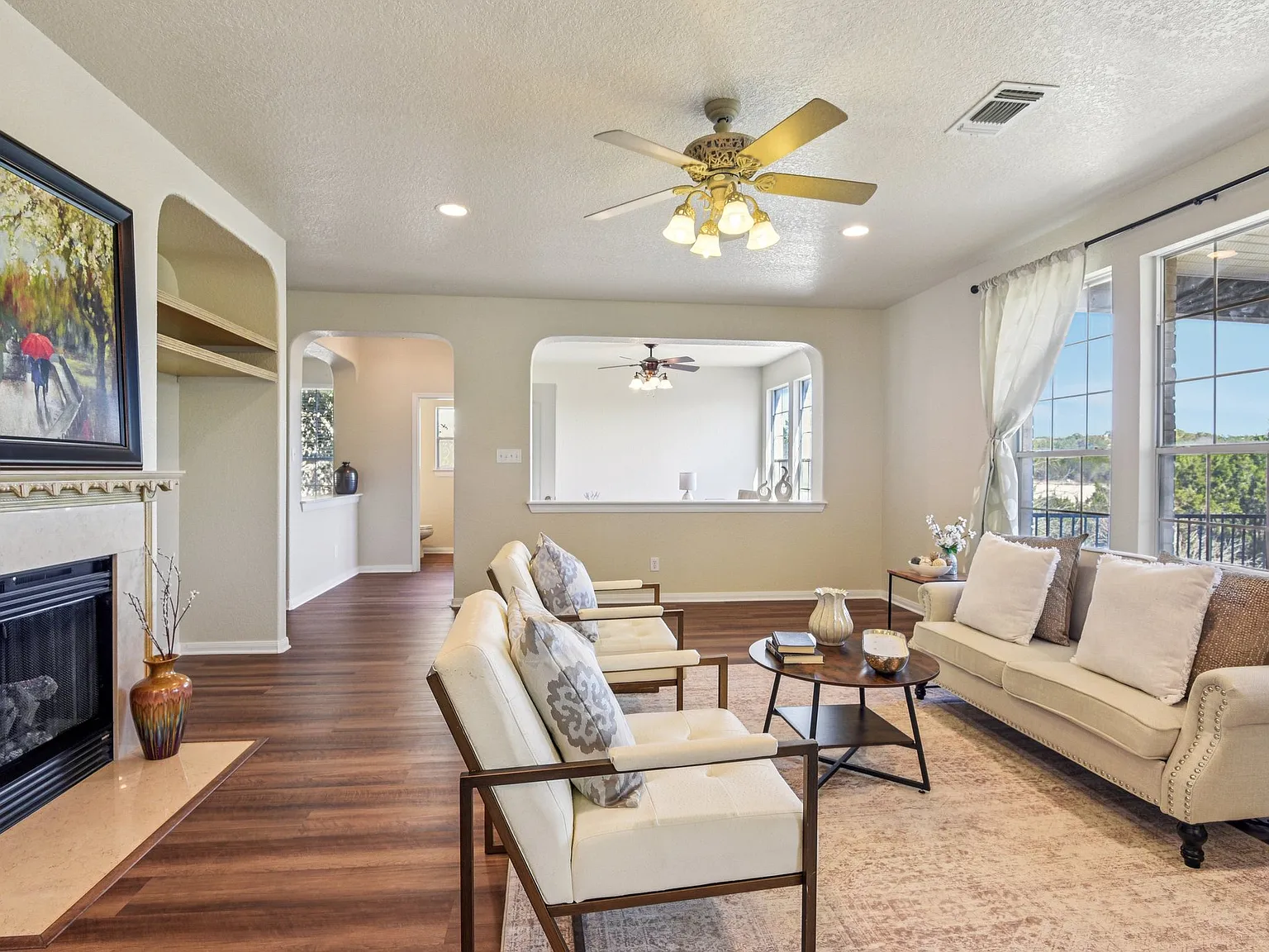 5 bed, 2.5 bath, 3574 sqft, $2,800 — Photo 4