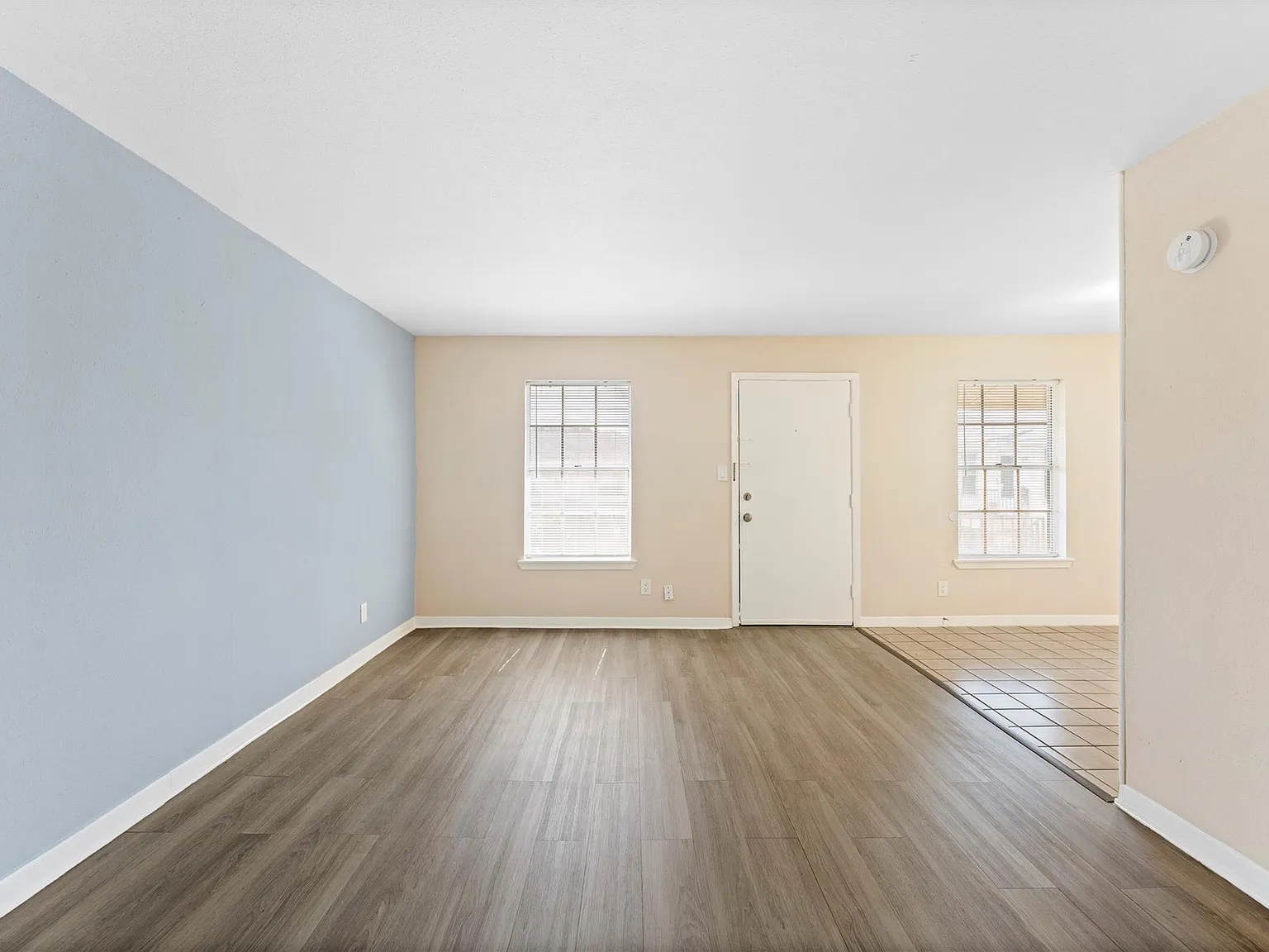 1 bed, 1.5 bath, 651 sqft, $750 — Photo 3
