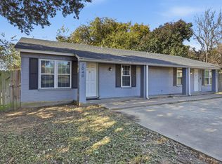2040 Oakwood Ct #2040, Arlington, TX 76012