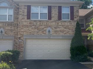 1220 Christine Ct, Vernon Hills, IL 60061