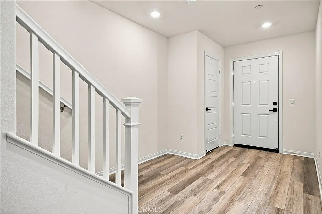 3 bed, 1830 sqft, $3,995 — Photo 4