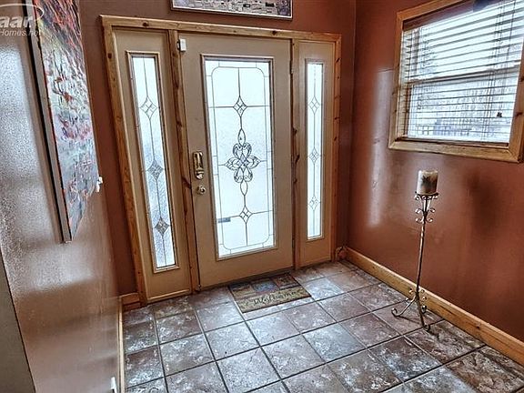 5th image of 16274 Knobhill Dr