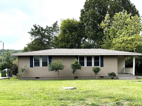 2206 Bide A Wee Dr NE, Huntsville, AL 35801