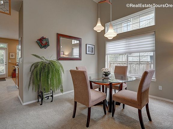 4th image of 2783 NE 9th Dr