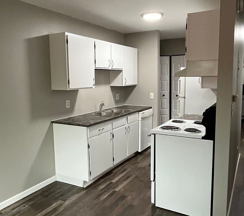 1st image of 987 Echo Dr SE #991-301