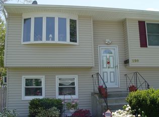 250 Chelsea Ave, West Babylon, NY 11704