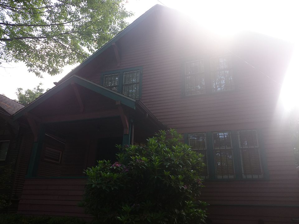 2nd image of 938 22nd Ave