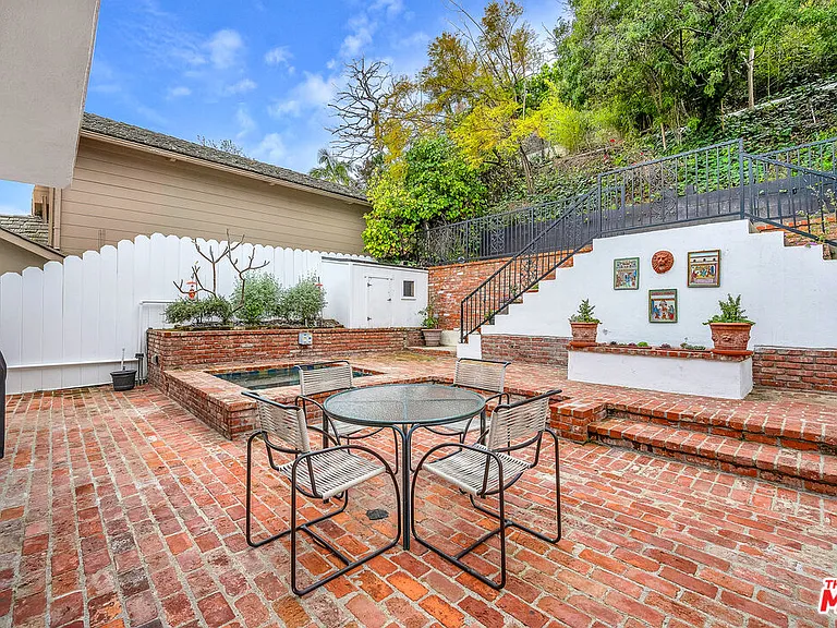 751 Westholme Ave — Photo 39