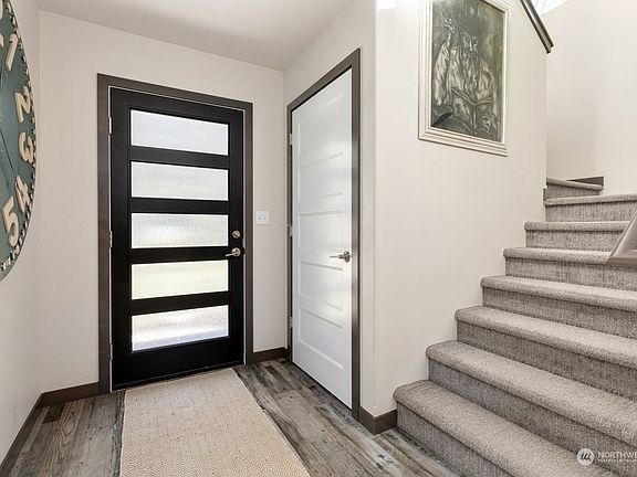 3rd image of 1266 Nimitz Drive