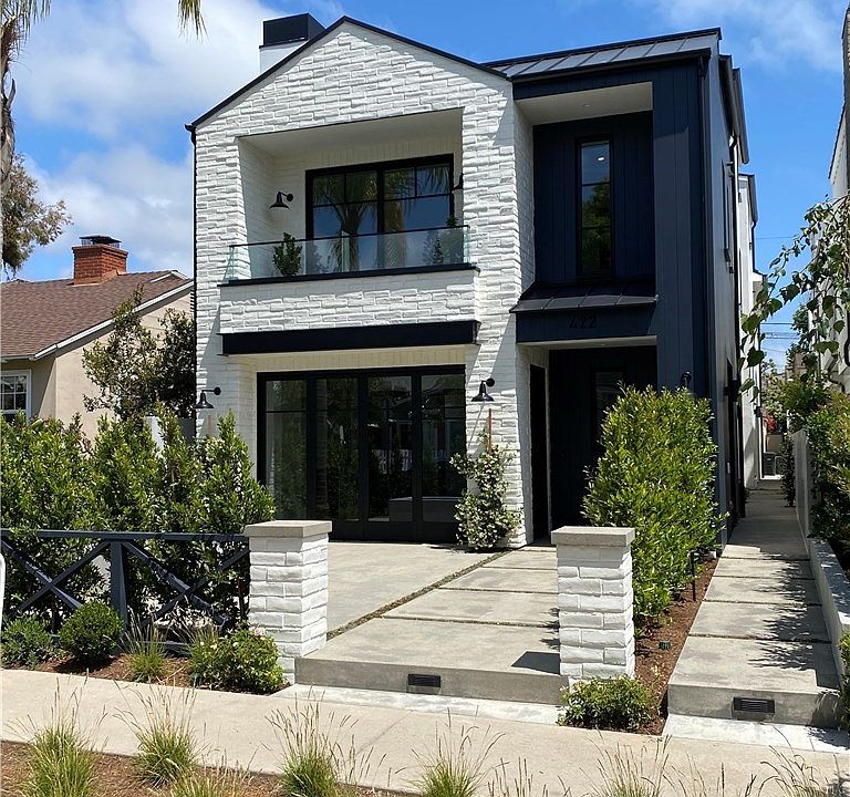 2nd image of 422 Orchid Ave