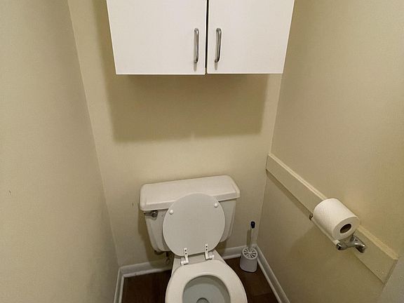 3rd image of 230 Park Ln #230