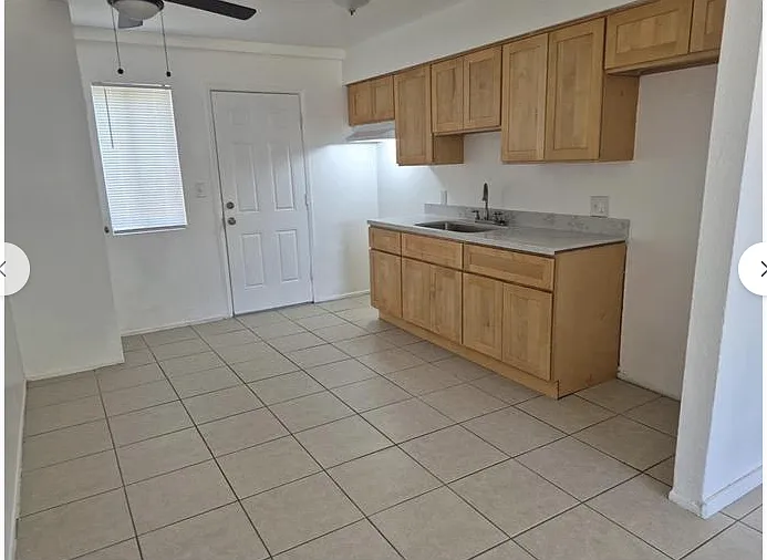 3 bed, 900 sqft, $1,509 — Photo 2