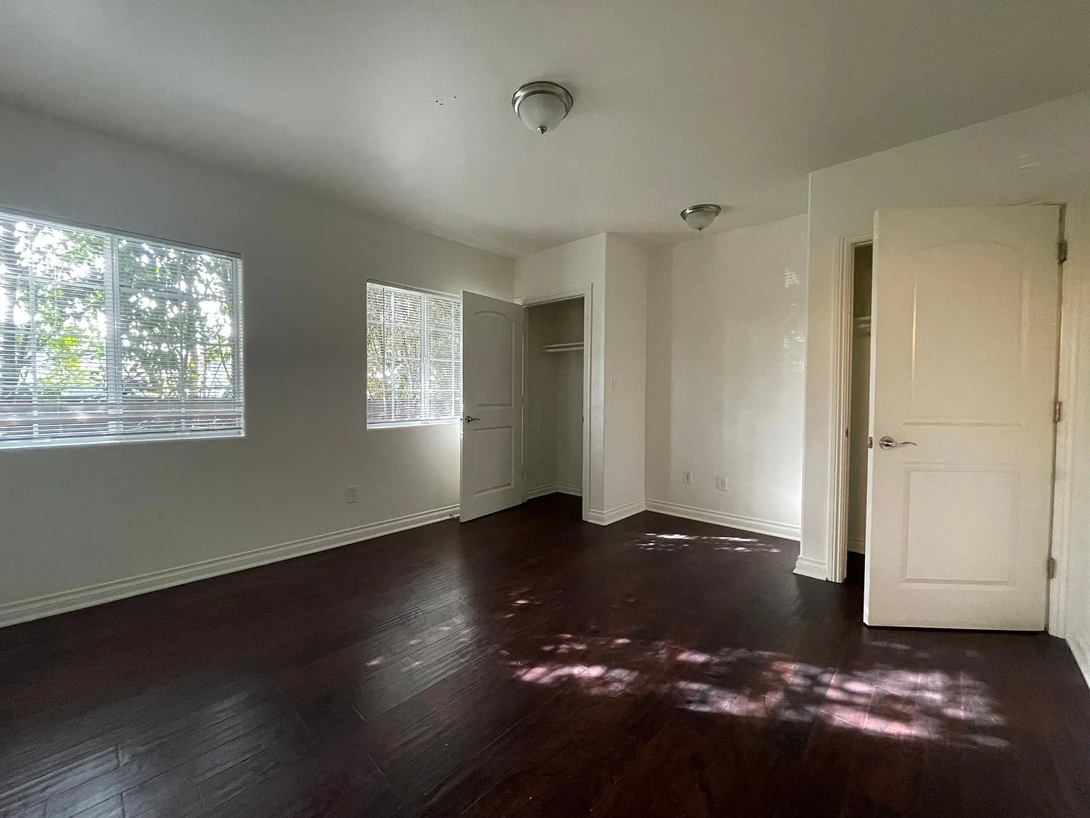 2 bed, 870 sqft, $3,100 — Photo 2