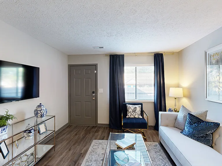Silvertree at Little Turtle Apartments — Photo 1