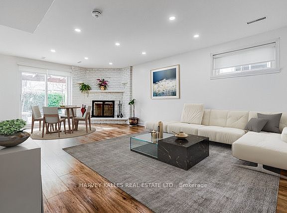 2nd image of 46 Locustwood Ct