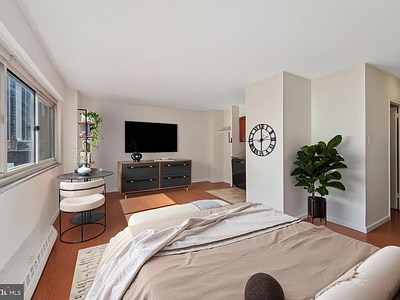 5th image of 2101 Chestnut St Unit 606