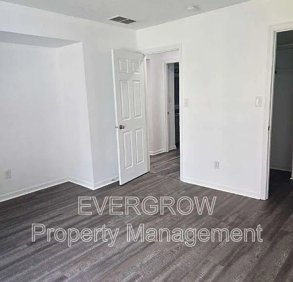 142 N 7th Ave — Photo 14