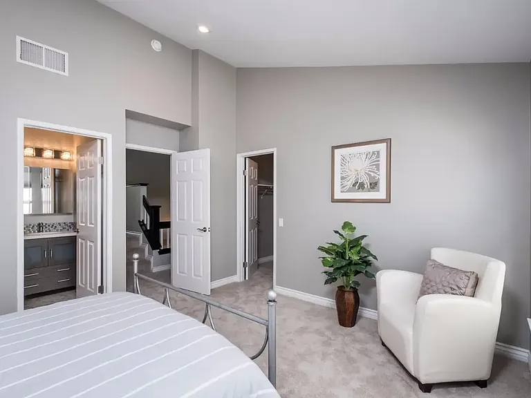 221 Village Ln — Photo 18