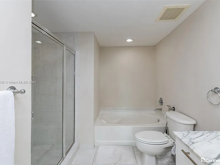 951 Brickell Ave #1904 — Photo 2
