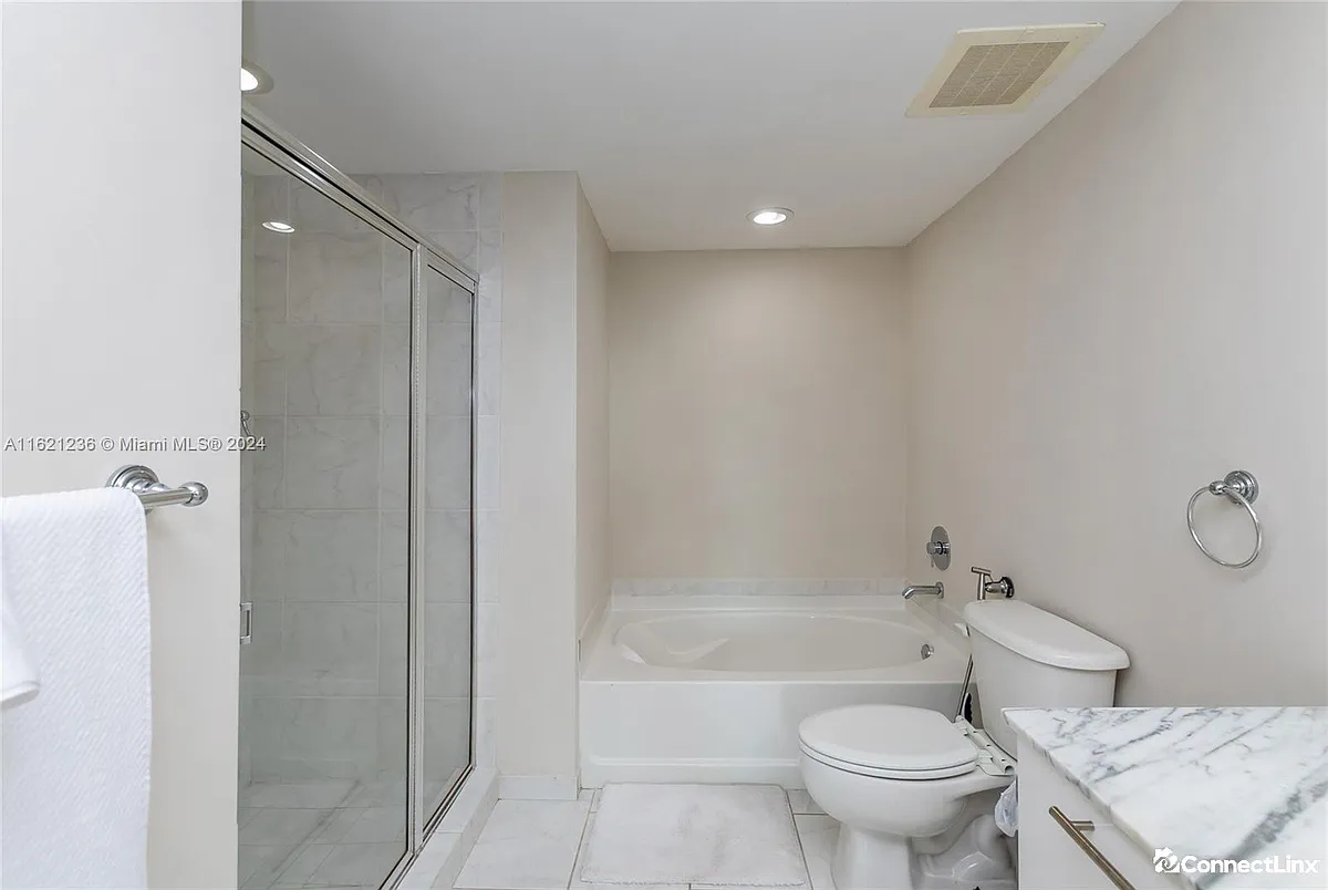 Building Photo - 951 Brickell Ave #1904