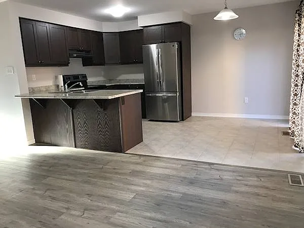 7 Ludolph Street Kitchener — Photo 2