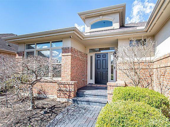 2nd image of 825 Eagle Run Dr