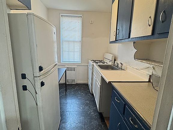 5th image of 2239 Troy Ave APT 2L