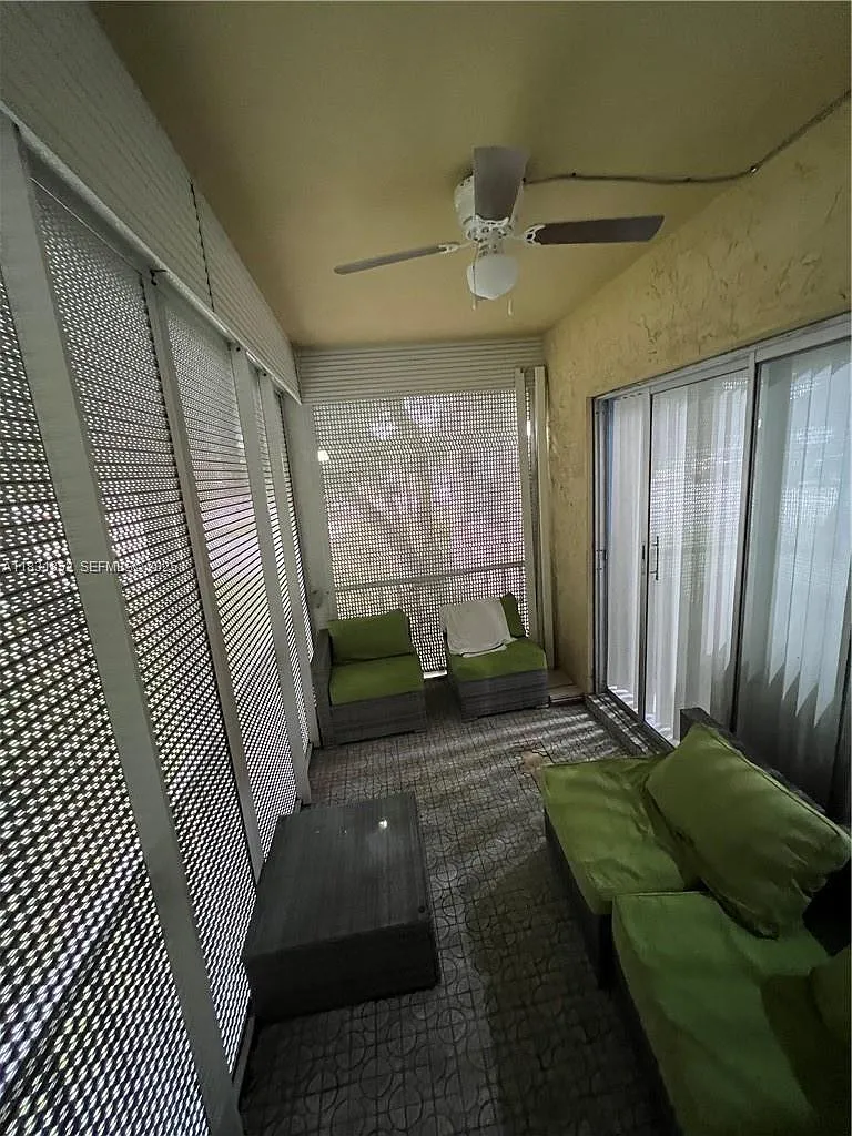 3 bed, 1370 sqft, $2,500 — Photo 4