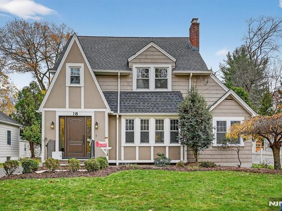 18 Lincoln St, Ramsey, NJ 07446