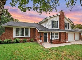 9915 Belleview Ave, Kansas City, MO 64114