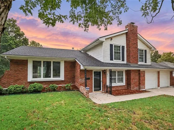 9915 Belleview Ave, Kansas City, MO 64114
