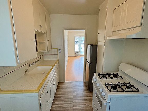 3rd image of 530 S Orlando Ave #1