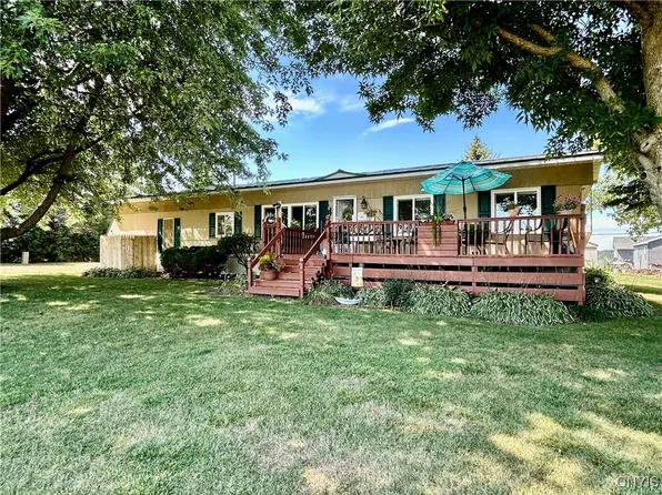 33797 Carlton Dr, Cape Vincent, NY 13618