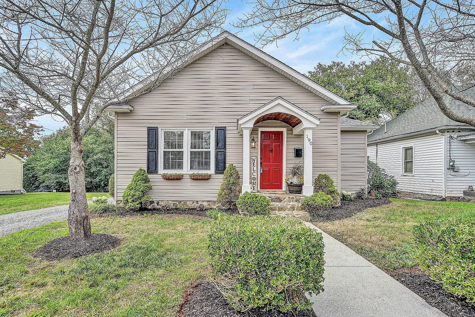 3 bed, 1400 sqft, $1,995 — Photo 1