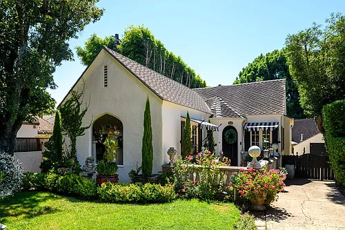 3109 Calle Cedro Photo 1